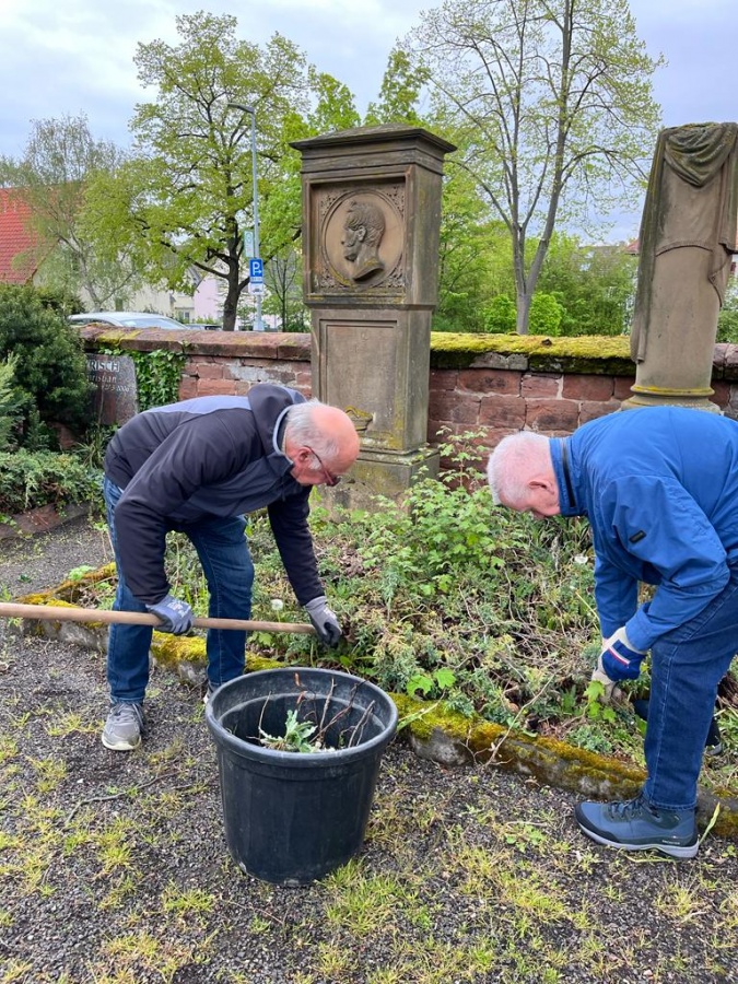 Aufäumaktion städtischer Friedhof 2023