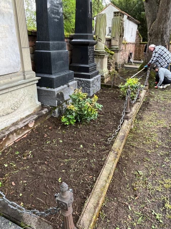 Aufäumaktion städtischer Friedhof 2023