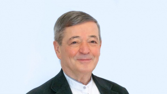 Dr. Heino Schneider